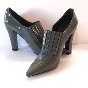 Staccato Glossy Dark Gray Heels